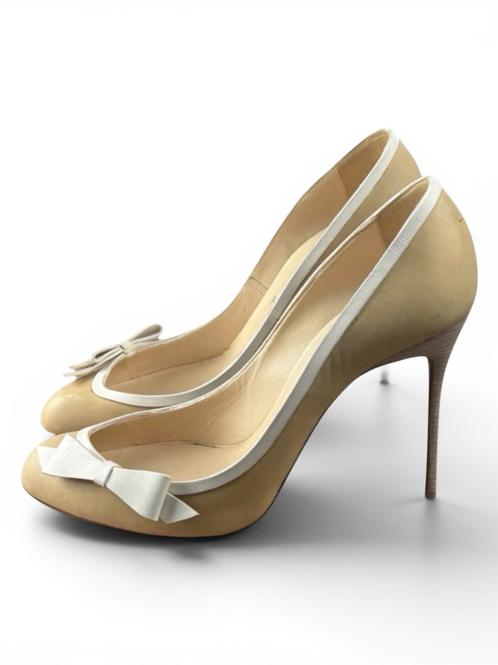 Christian Louboutin Beauty 100 pumps